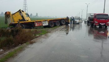 بسبب الأمطار.. إصابة 3 اشخاص إثر انقلاب سيارة ملاكى بطريق إسكندرية الصحراوى 6