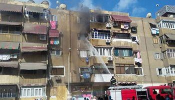 السيطرة على حريق داخل شقة سكنية فى منطقة التبين دون اصابات 1