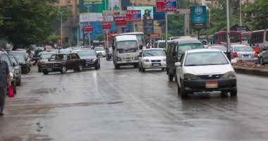 المرور: أمطار متوسطة على الطرق..وحركة السيارات تسير بانتظام 1