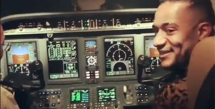 محمد رمضان للطيار الموقوف: «أنا صعيدى واللي يعوضك أنا هعمله» 1
