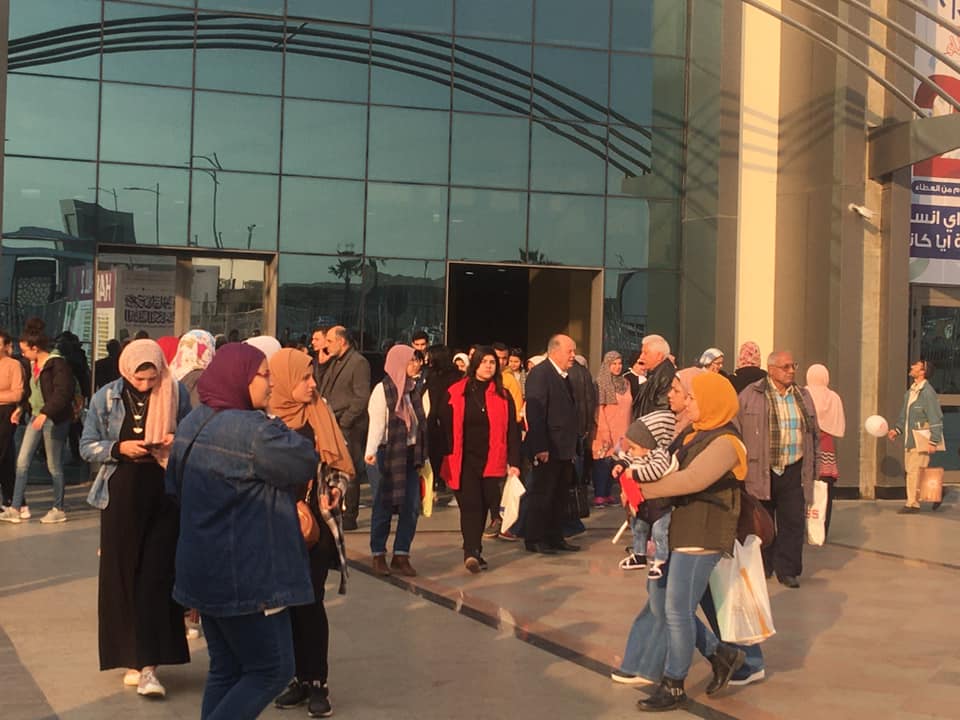 في يومه الأخير .. الجمهور يودع معرض القاهرة الدولي للكتاب في دورته الـ51 8