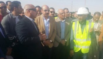 وزير النقل يوجه باختبار الصخور بمحور خزان أسوان 8