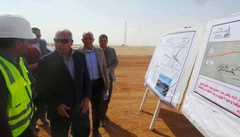 محافظ أسوان: ازدواج الطريق الصحراوي الغربي سيحد من الحوادث 8