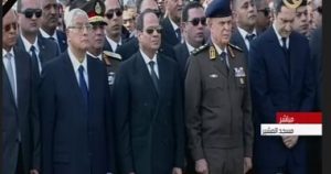 الرئيس السيسي في جنازة مبارك