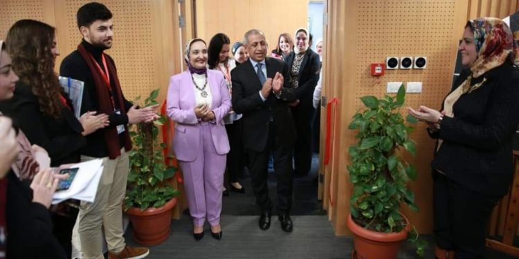 رئيس الأكاديمية العربية للعلوم والتكنولوجيا يفتتح قاعة متعددة الاغراض 1