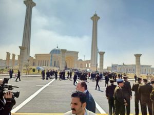 بالصور .. إجراءات أمنية مكثفة بمحيط مسجد المشير قبل بدء الجنازة العسكرية 5
