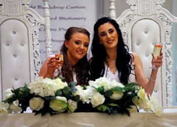 أول-زواج-من-نفس-الجنس-يحدث-في-أيرلندا-الشمالية