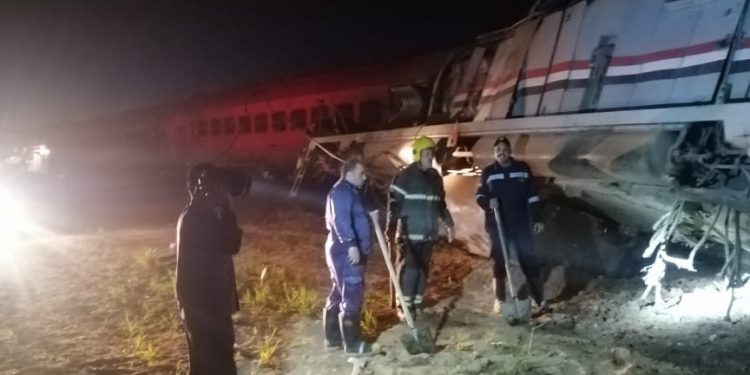 رئيس هيئة الأسعاف بمطروح: 24 مصاب في حادث قطار مطروح "صور" 1