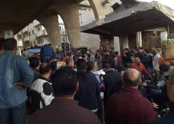 احتجاج تجار الوكالة بالإسكندرية اعتراضا على نقلهم إلى برج العرب 5