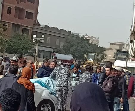 سقوط "ونش" أحمال على تاكسي يودي بحياة السائق.. سيدة: ربنا نجاني 1