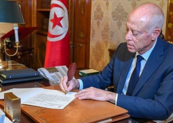 أزمة صحية يتعرض لها الرئيس التونسى تلزمه الراحة 4 أيام 1