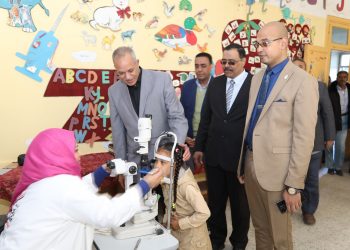 سكرتير عام محافظة قنا يتابع فعاليات مبادرة " نور حياه " بالمدارس الإبتدائية 6