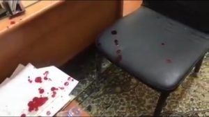 صور ومستند.. دماء داخل جامعة الاسكندرية.. طالب يتعدى على أستاذه بالضرب 5