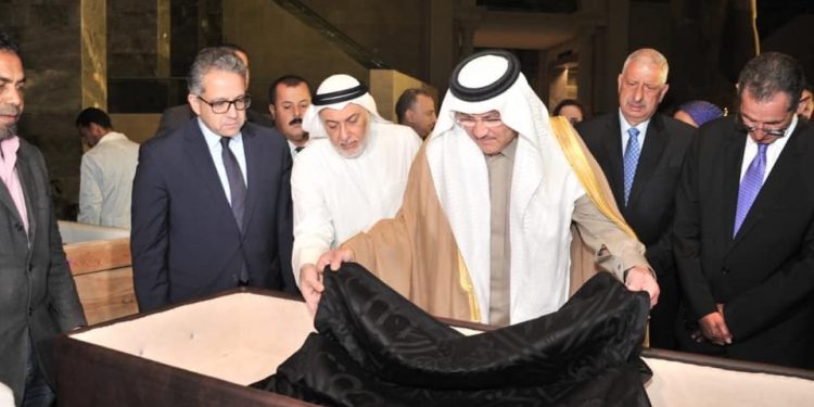 السعودية تهدي مصر قطعة من كسوة الكعبة لوضعها في متحف العاصمة الادارية 1