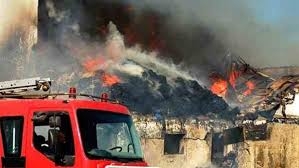 7 سيارات إطفاء تسيطر على حريق مخزن ملابس فى إمبابة دون اصابات 2