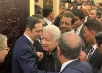 مرتضي منصور في عزاء الرئيس الأسبق حسني مبارك 8
