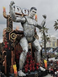 الكشف عن تمثال كريستيانو رونالدو "الرجل الحديدي" في ايطاليا.. صور 2