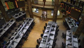 البورصة المصرية تخسر 134 مليار جنيه خلال شهر مارس وتراجع مؤشرها بنسبة 26 % 1