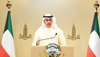 الحكومة الكويتية: جميع الجهات تعمل مع بعضها والجيش شكل جسر جوي لنقل المواد الطبية 2