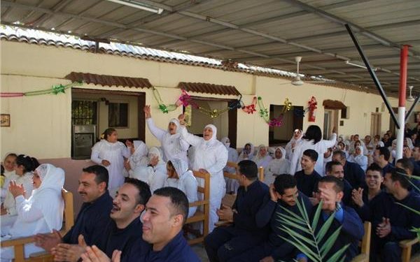 الداخلية توافق على منح زيارة استثنائية لنزلاء السجون بمناسبة عيد الأم 1