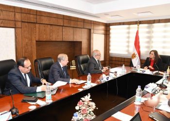 وزيرة التخطيط تناقش مع الخشت استكمال مشروع الفرع الدولي لجامعة القاهرة 1