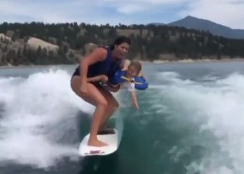 سيدة تحارب الكورونا برياضة التزلج على الماء مع طفلها (صور وفيديو) 1