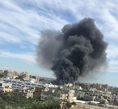 الحماية المدنية بالإسكندرية تسيطر على حريق فى شركة الملح والصودا 1