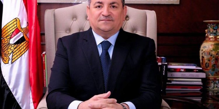 أسامة هيكل يرد على انتقادات الزحام بمؤتمر وزيرة الصحة 1