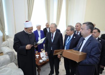 رئيس أوزباكستان و فضيلة الإمام الأكبر الدكتور أحمد الطيب
