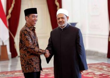 الإمام الأكبر يعزي الرئيس الإندونيسي في وفاة والدته 3