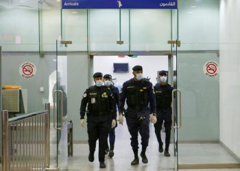 إجراءات طبية مشددة في مطارات الكويت