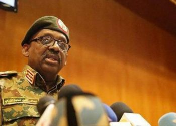وصول جثمان وزير الدفاع السودانى إلى العاصمة الخرطوم 7