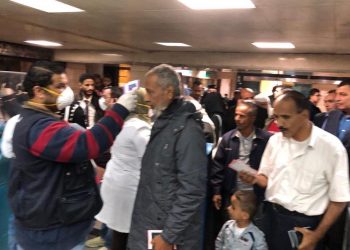 فحص العائدين من الخارج بمطار القاهرة