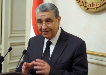 وزير الكهرباء والطاقة المتجددة محمد شاكر