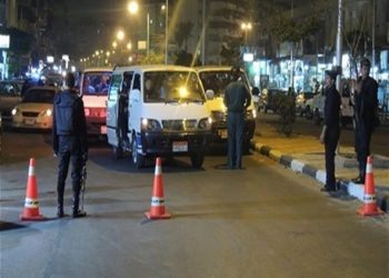 عاطل يصيب ضابط و3 أفراد شرطة بعد اقتحام 4 كمائن بسيارة مسروقه بالإسكندرية 3