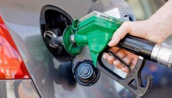 تعديل أسعار المواد البترولية للمستهلك.. تعرف على سعر البنزين 4