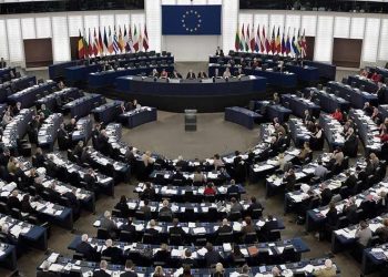 الاتحاد الأوروبي يرفض انتقادات مستشاره العلمي المستقيل بشأن كورونا 5