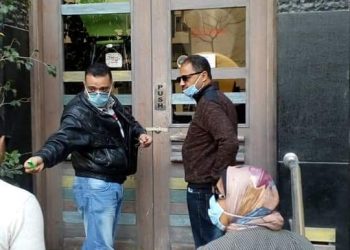 حملة مكبرة لإغلاق المقاهى المخالفة لقرار الحظر بالإسكندرية 4