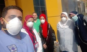 بالصور..مستشفى للعزل بالإسكندرية تحتفل بخروج حالات جديدة بالسيلفى 2