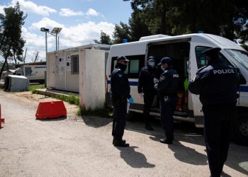 فيروس كورونا يداهم مخيمات اللاجئين في اليونان 1