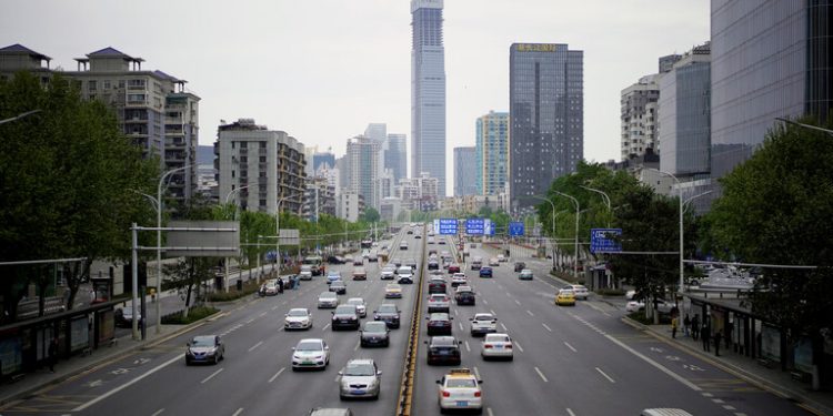 الصين تعزل 10 أحياء جديدة في بكين وسط مخاوف من موجة كورونا ثانية 1