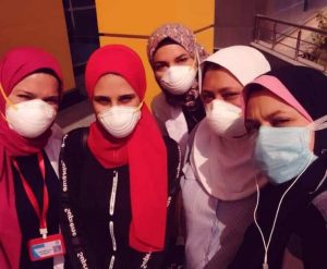بالصور..مستشفى للعزل بالإسكندرية تحتفل بخروج حالات جديدة بالسيلفى 3