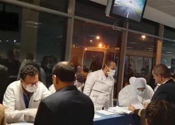 بعد واقعة مطار القاهرة.. تحويل رحلة العالقين بأمريكا لـ مطار مرسى علم بسبب كورونا 2