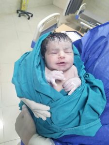 حالتان ولادة لمصابتين بفيروس كورونا داخل مستشفى العزل 2