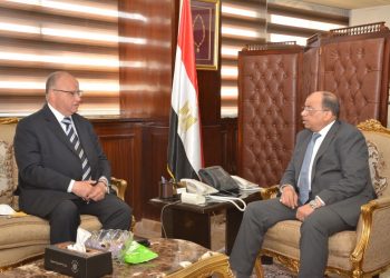 وزير التنمية المحلية يبحث مع محافظ القاهرة ازالة مخالفات البناء