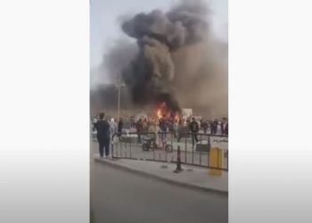السيطرة على حريق بالاحواض البلاستيكية بميدان التحرير 6