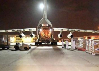 طائرة مساعدات إماراتية متجهة إلى الصومال