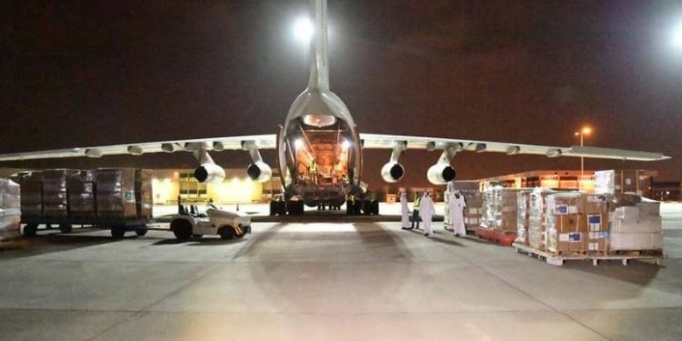 طائرة مساعدات إماراتية متجهة إلى الصومال