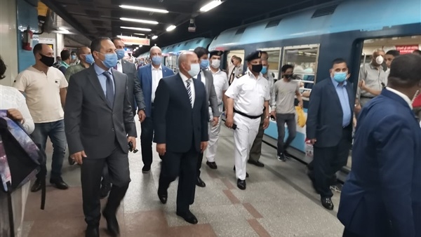 وزير النقل: أكثر من مليون راكب استقلوا مترو الأنفاق اليوم "فيديو" 1