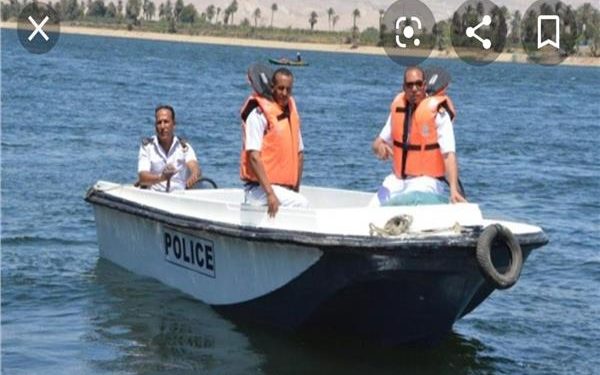 بالفيديو ..شرطة المسطحات تصادر 2364 طن أسمدة مجهولة المصدر فى البحيرة  1